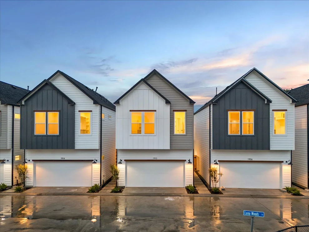 Unit for sale at 1910 Luna Woods Lane, Houston, TX 77055