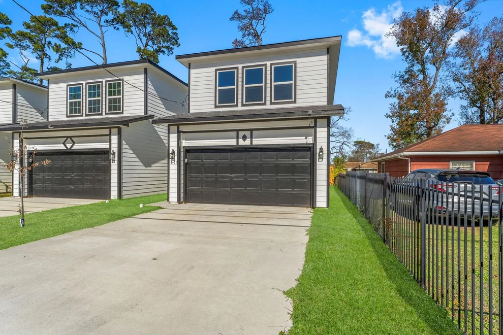 Unit for sale at 8161 Crestview Drive, Houston, TX 77028