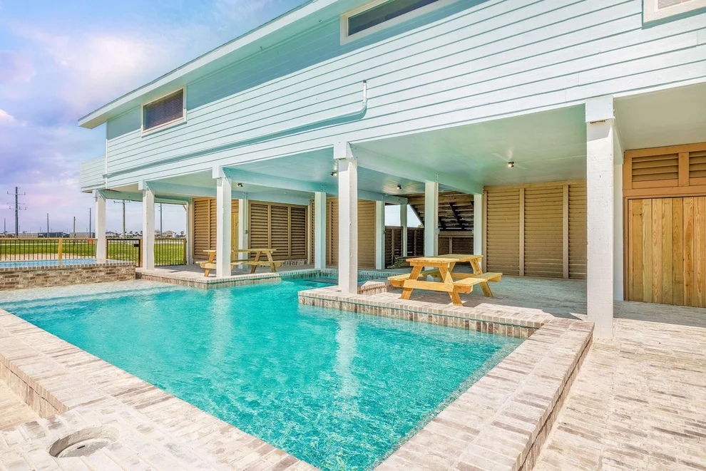 Unit for sale at 3120 Hwy 87, Crystal Beach, TX 77650