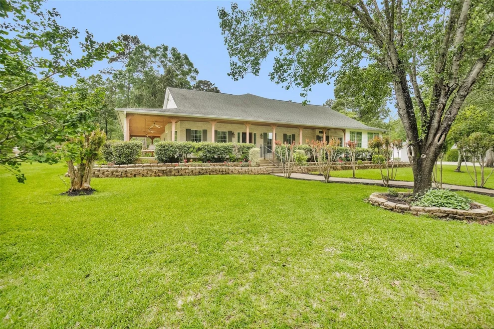 Unit for sale at 235 Caravella Court, Livingston, TX 77351