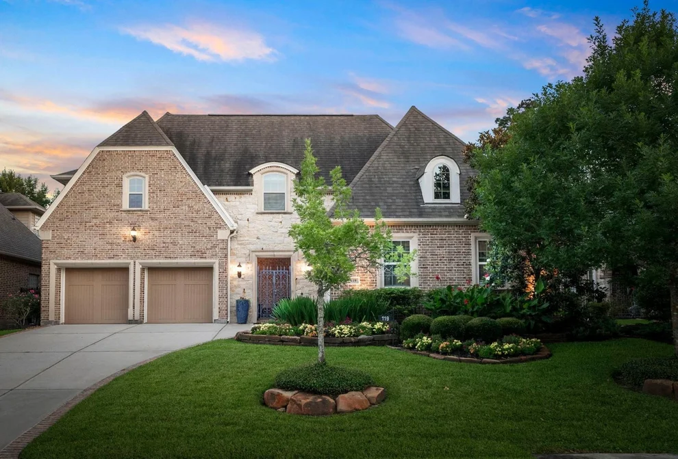 Unit for sale at 119 W Cresta Bend Place, Spring, TX 77389