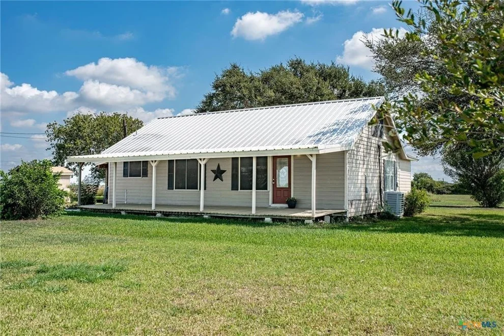 Unit for sale at 27 Hengst Road, Port Lavaca, TX 77979