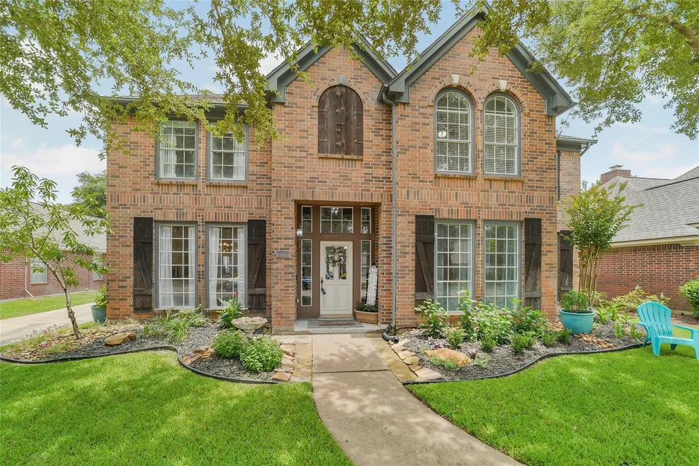 Unit for sale at 15610 Township Glen Lane, Cypress, TX 77433