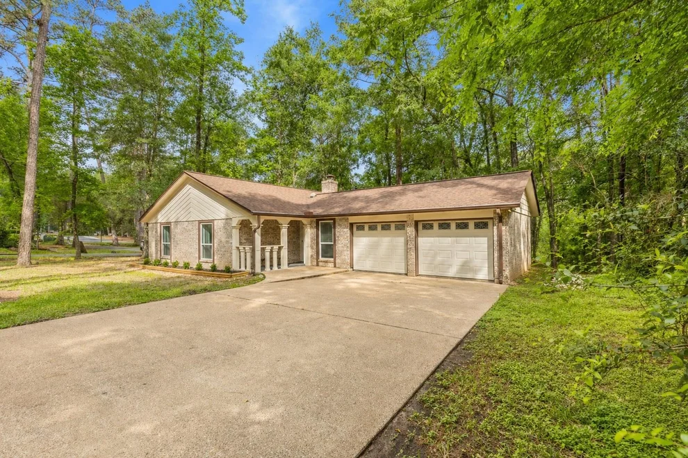 Unit for sale at 3740 Summer Lane, Huntsville, TX 77340