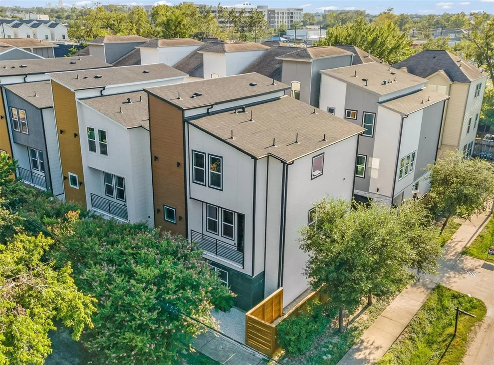 Unit for sale at 604 W 28th Street, Houston, TX 77008
