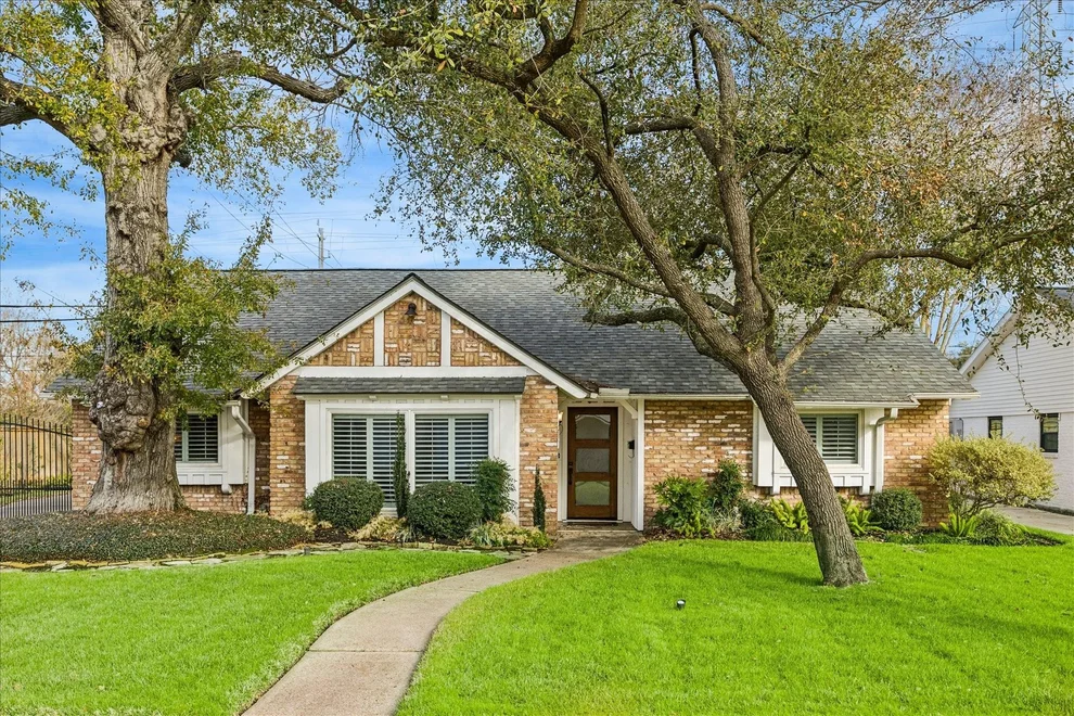 Unit for sale at 1526 Foxwood Road, Houston, TX 77008