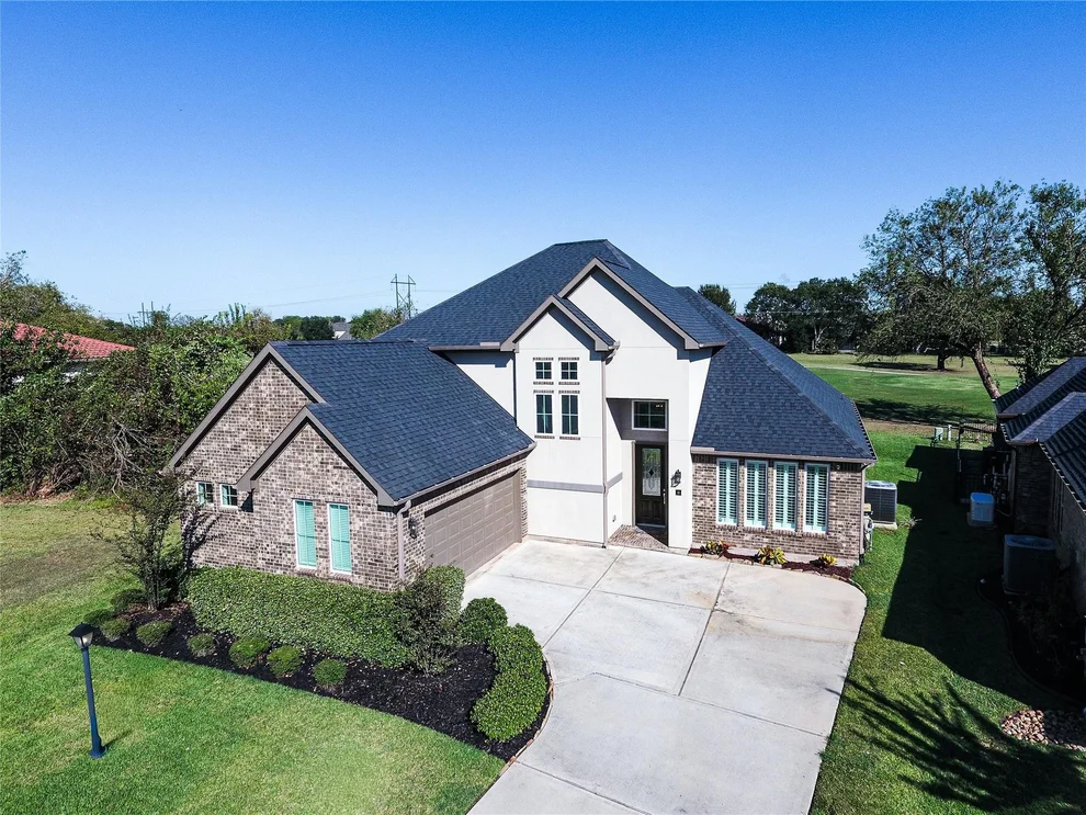 Unit for sale at 10 Bermuda Circle, Montgomery, TX 77356