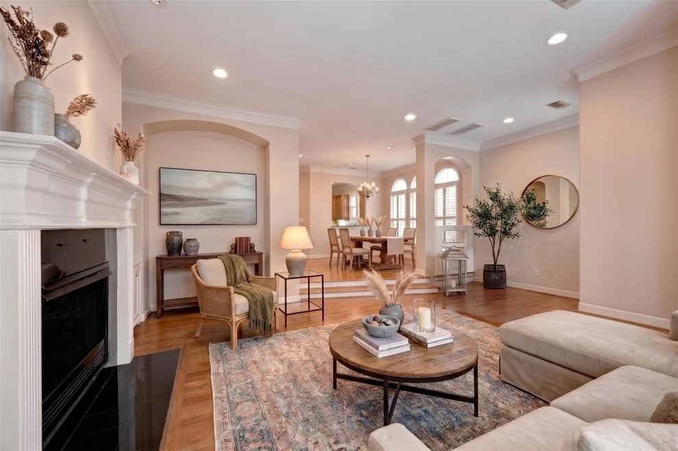 Unit for sale at 1523 Haddon, Houston, TX 77006