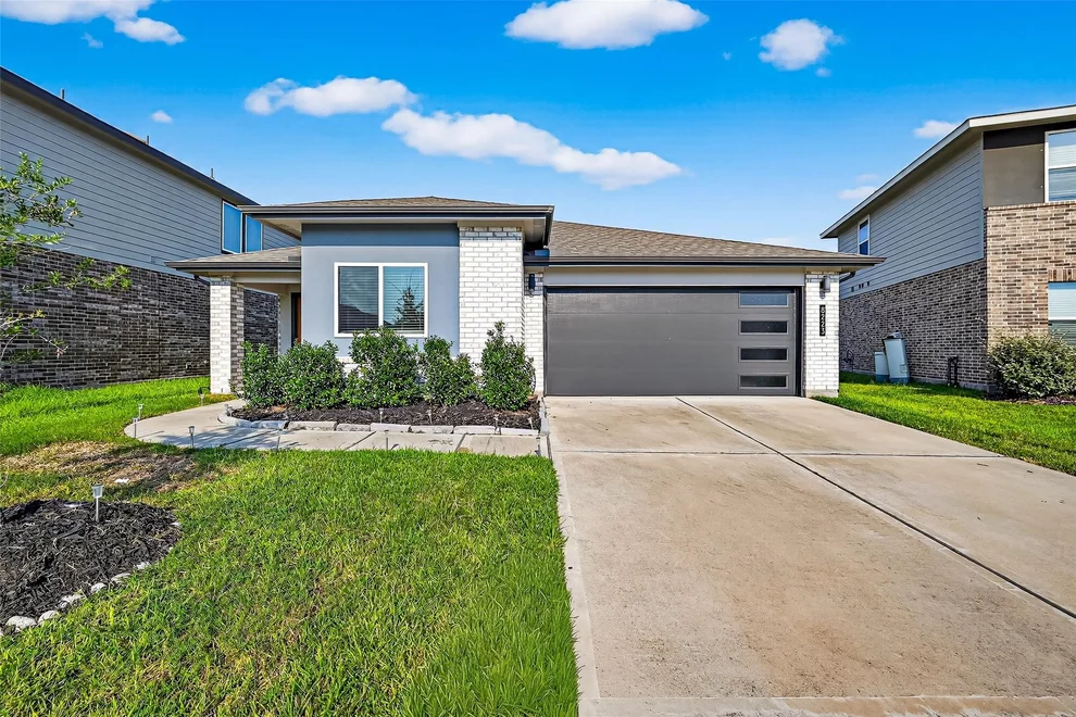 Unit for sale at 8223 Hush Heights Drive, Rosharon, TX 77583
