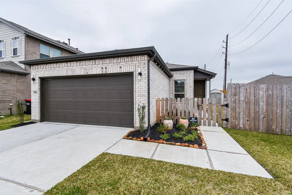 Unit for sale at 1302 Oroville Court, Rosharon, TX 77583