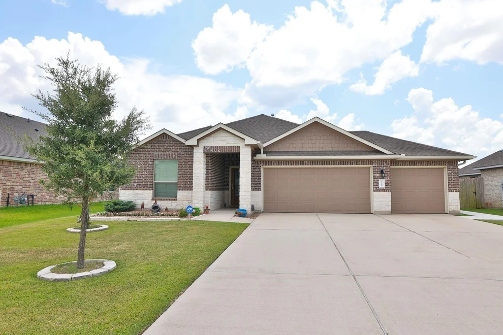 Unit for sale at 7705 Bogie Lane, Navasota, TX 77868