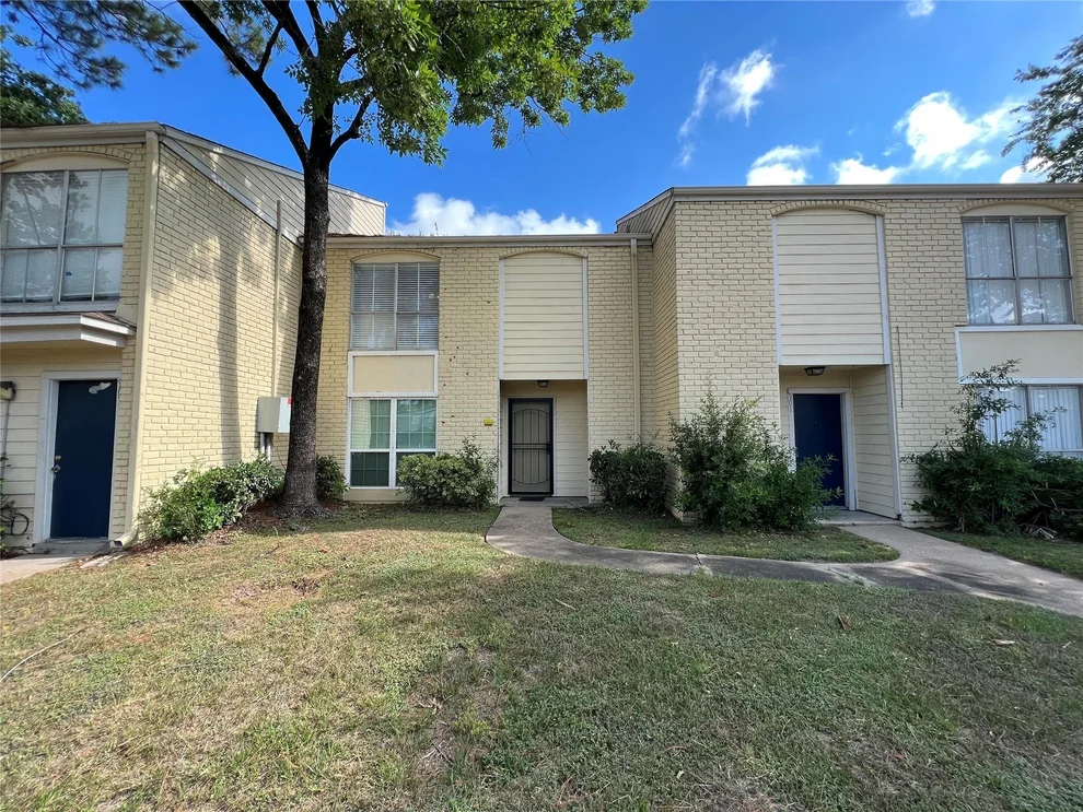 Unit for sale at 6200 W Tidwell Road, Houston, TX 77092