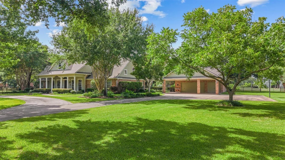 Unit for sale at 17222 Bending Oak Court, Cypress, TX 77429