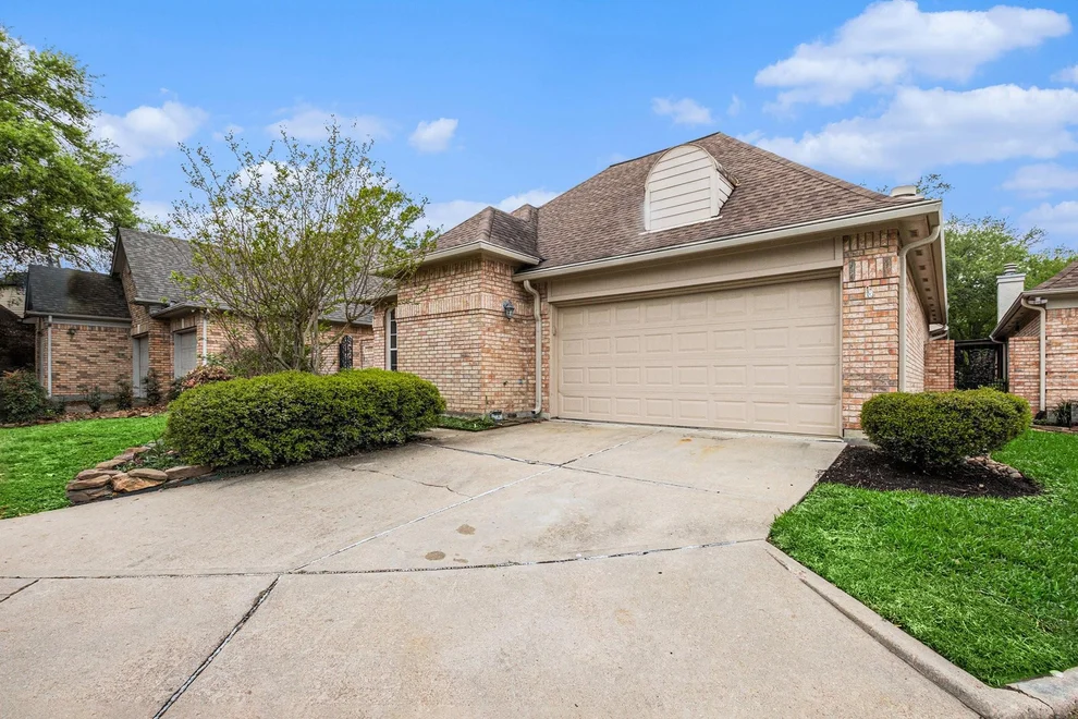Unit for sale at 4069 Heathersage Drive, Houston, TX 77084