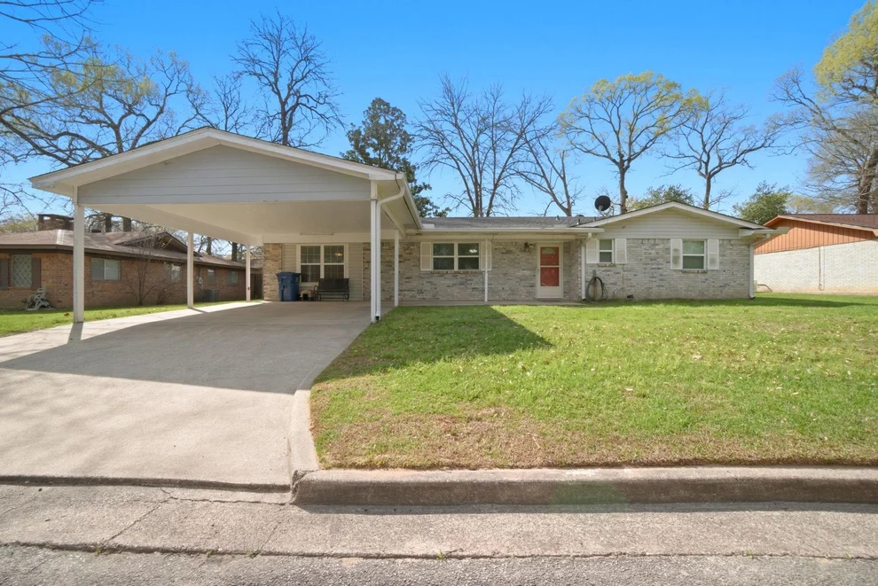 Unit for sale at 209 Red Oak Street, Livingston, TX 77351