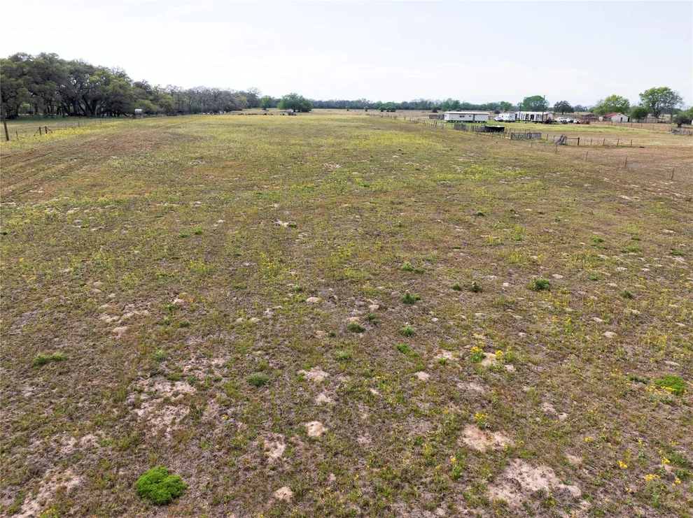 Unit for sale at 1292 County Road 1h, Hallettsville, TX 77964