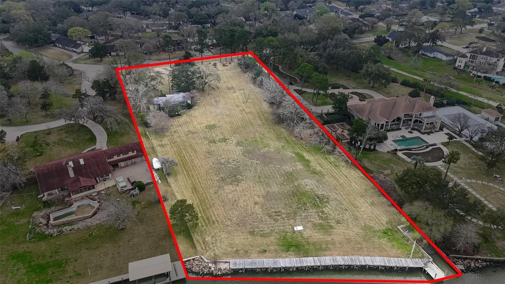 Unit for sale at 205 Lakeshore Drive, Seabrook, TX 77586