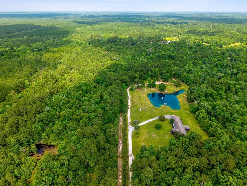 Unit for sale at 2748 Spike Buck Lane, Kountze, TX 77625