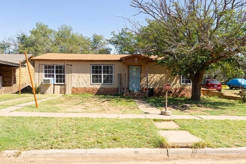 Unit for sale at 502 N 10th Street, Lamesa, TX 79331