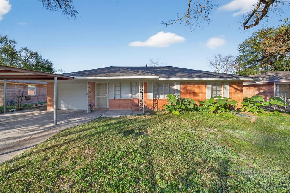 Unit for sale at 505 E Wellington Street, Houston, TX 77076