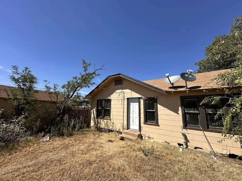 Unit for sale at 608 E Lee Street, Rotan, TX 79546
