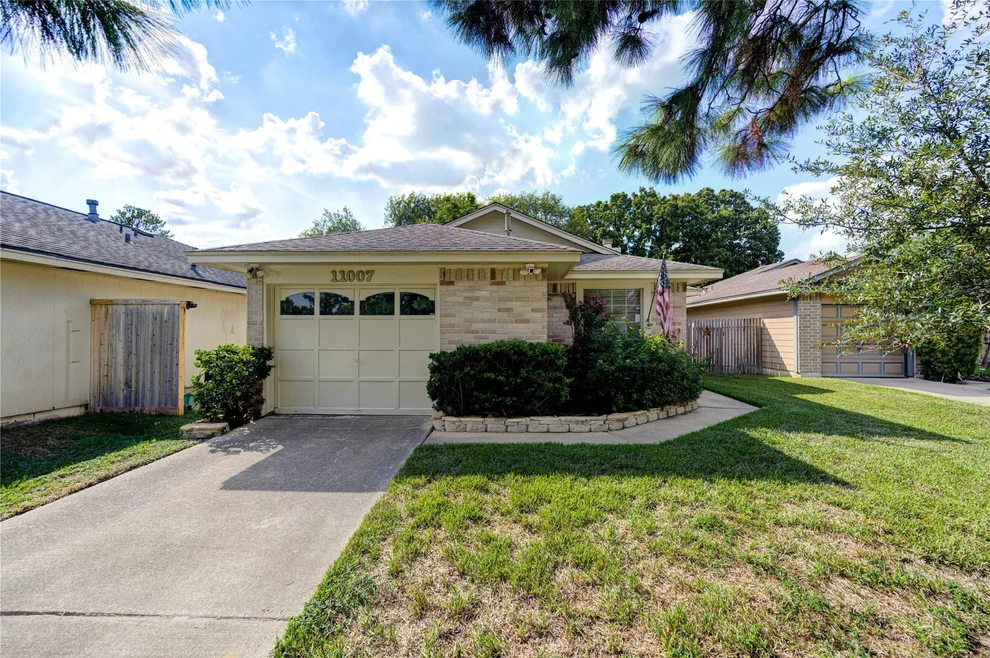 Unit for sale at 11007 Early Harvest Circle, Houston, TX 77064