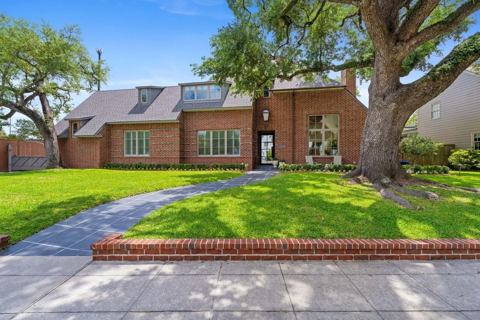 Unit for sale at 2105 Pelham Drive, Houston, TX 77019