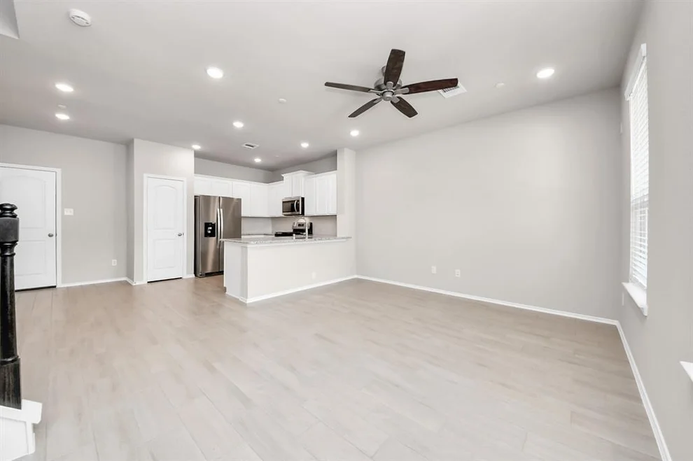 Unit for sale at 8010 Scanlan Oak, Missouri City, TX 77459