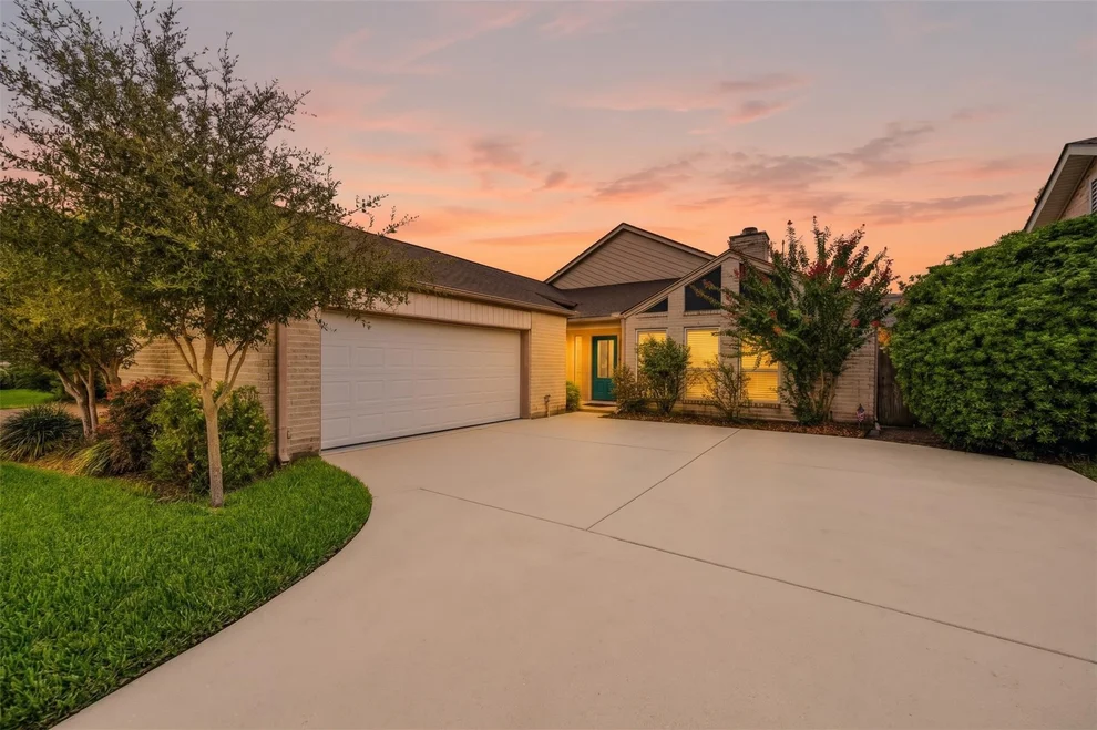 Unit for sale at 3907 Cedar Valley Drive, Missouri City, TX 77459