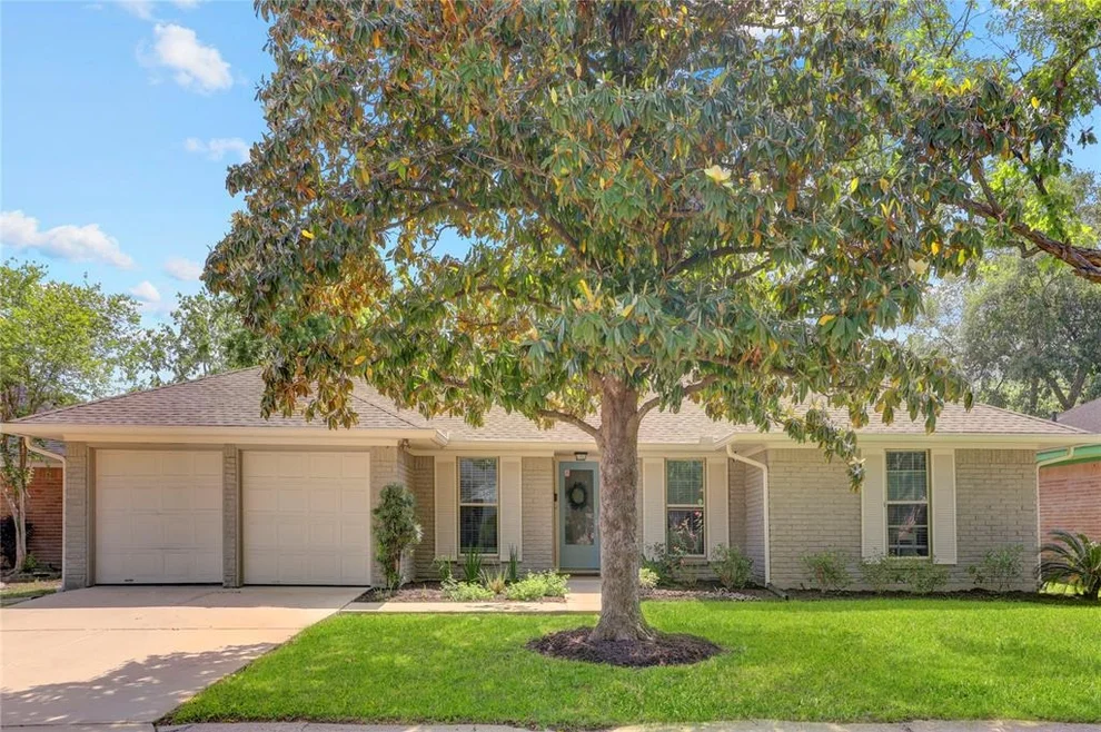 Unit for sale at 11915 Atwell Drive, Houston, TX 77035