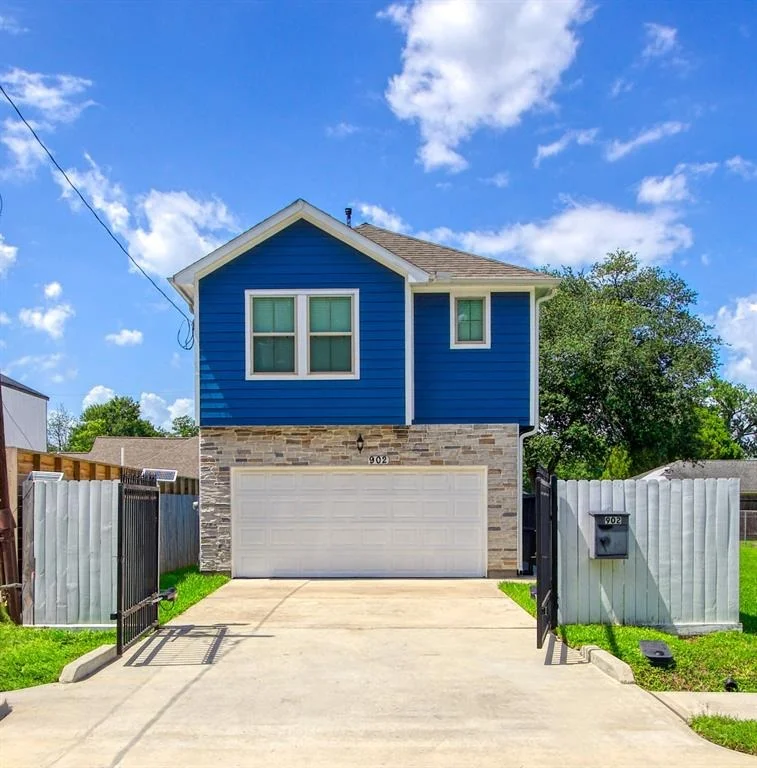 Unit for sale at 902 Lucky Street, Houston, TX 77088
