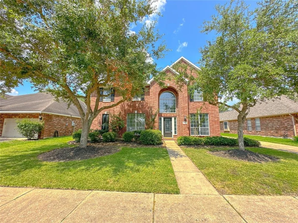 Unit for sale at 4803 Chaperel Drive, Pearland, TX 77584