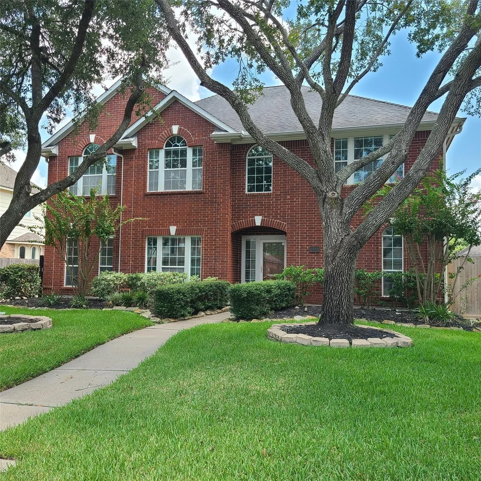 Unit for sale at 611 Woodcastle Bend, Houston, TX 77094