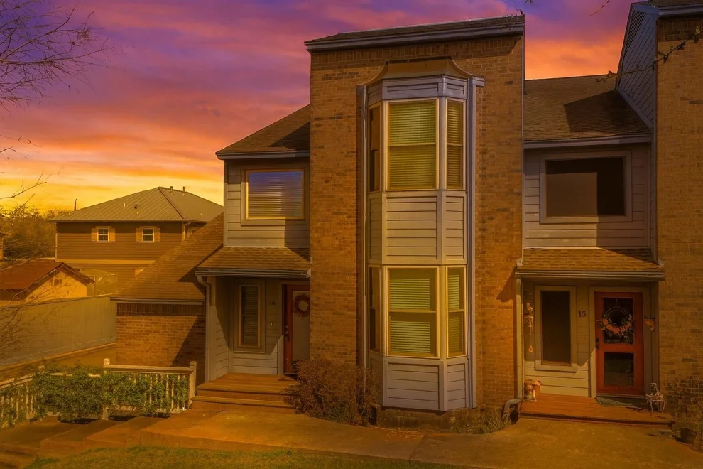 Unit for sale at 2601 S Broadway Street, La Porte, TX 77571
