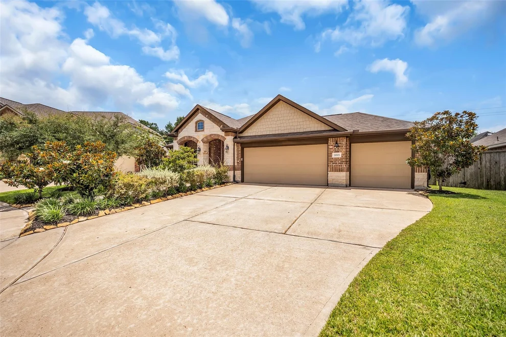 Unit for sale at 2003 Pine Ledge Road, Pearland, TX 77089