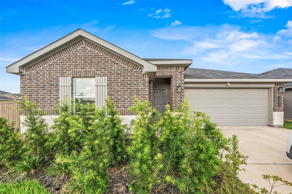 Unit for sale at 14505 Sunny Place Drive, Splendora, TX 77372