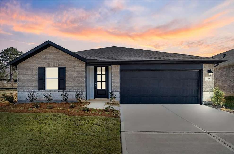Unit for sale at 19753 Flag View Drive, Montgomery, TX 77316