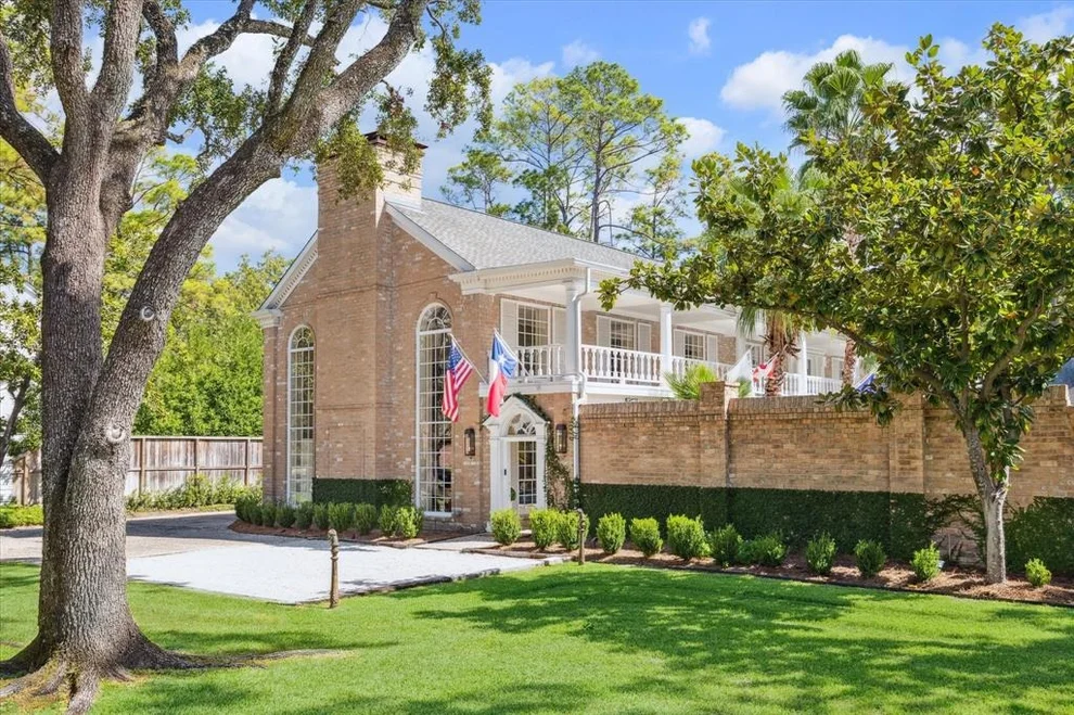Unit for sale at 667 Shartle Circle, Hunters Creek Village, TX 77024