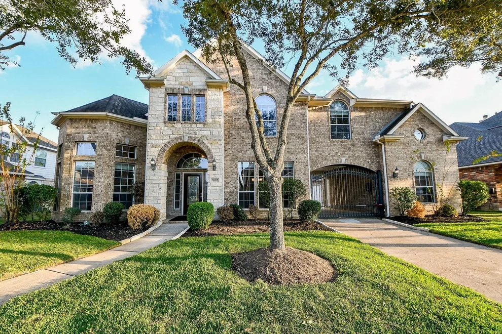 Unit for sale at 2007 Tall Timbers Lane, Pearland, TX 77581