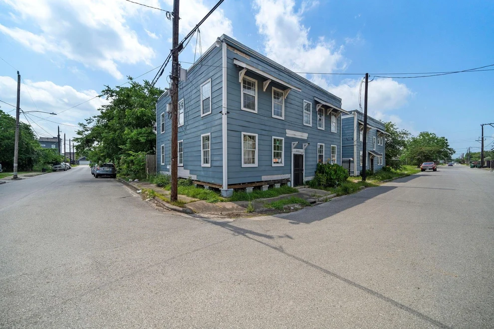 Unit for sale at 2401 & 2407 Sampson Street, Houston, TX 77004