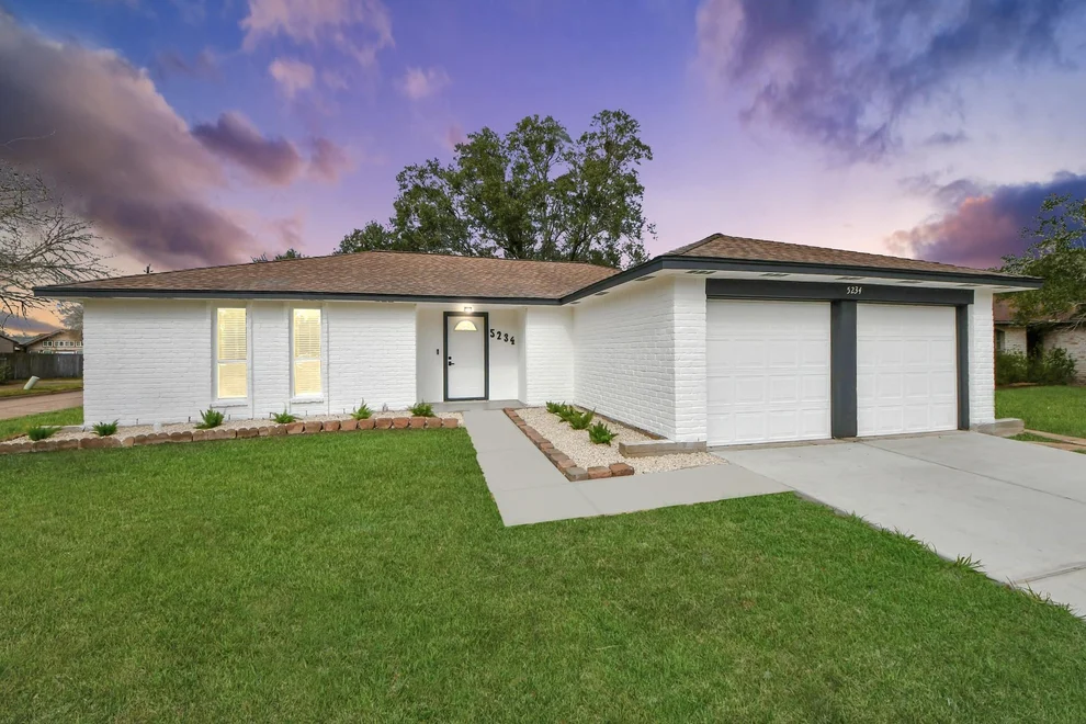 Unit for sale at 5234 Abercreek Avenue, Friendswood, TX 77546