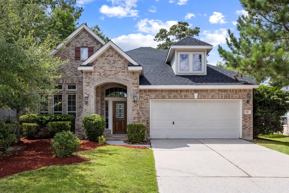 Unit for sale at 70 N Rocky Point Circle, The Woodlands, TX 77389
