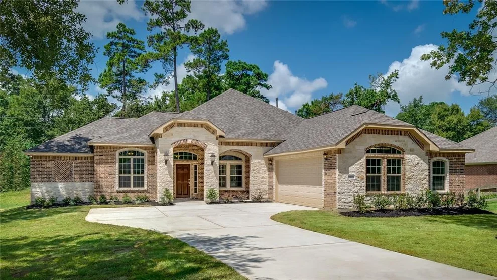 Unit for sale at 911 Weeping Willow Way, Magnolia, TX 77354
