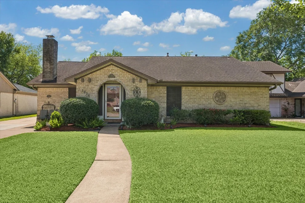 Unit for sale at 1014 El Dorado Boulevard, Houston, TX 77062