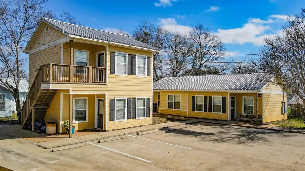 Unit for sale at 204 E Buck Street, Caldwell, TX 77836
