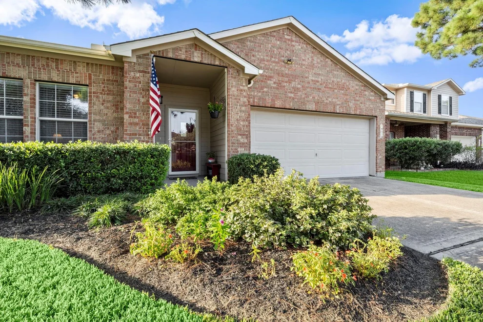 Unit for sale at 19510 Majestic Landing Lane, Cypress, TX 77433