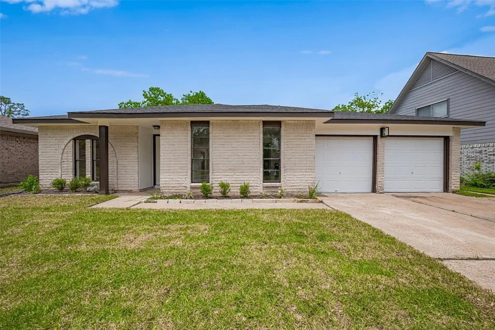 Unit for sale at 839 Voyager Drive, Houston, TX 77062