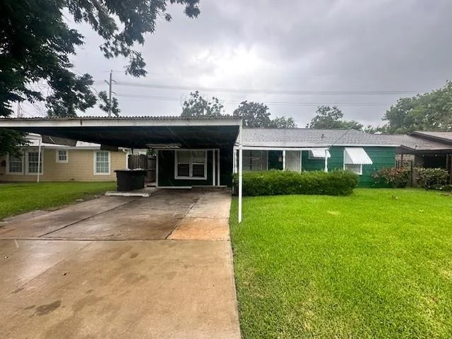 Unit for sale at 9501 Chesterfield Drive, Houston, TX 77051