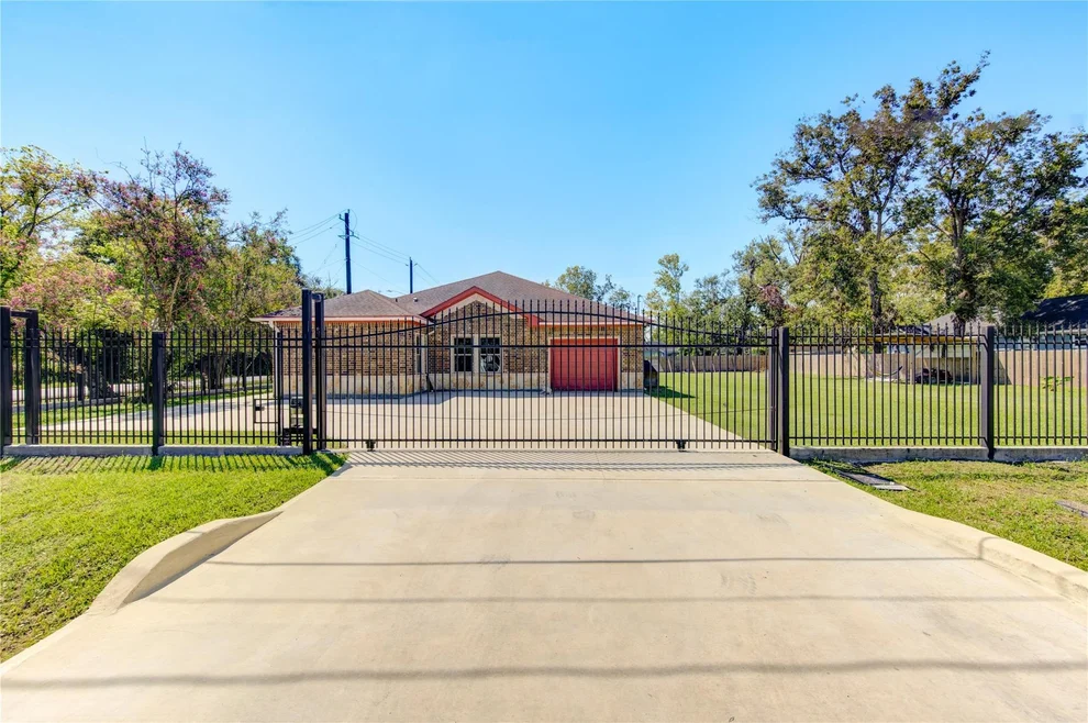Unit for sale at 7450 Springdale Street, Houston, TX 77028