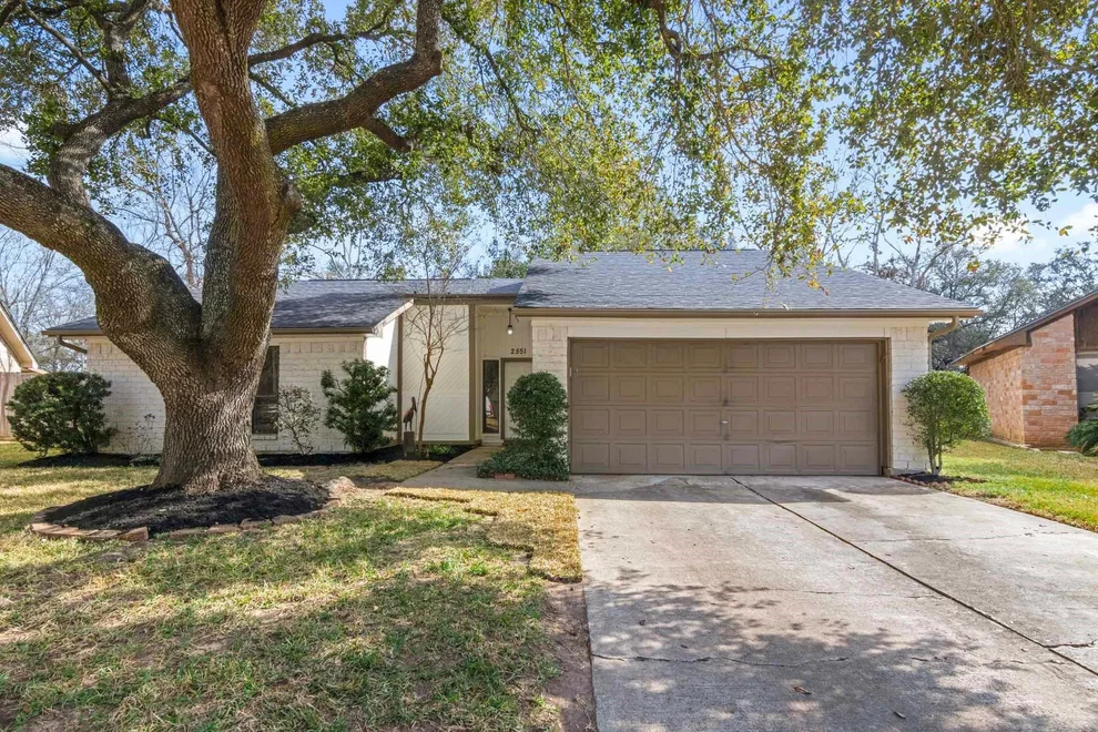 Unit for sale at 2551 Buffalo Trail, Sugar Land, TX 77479